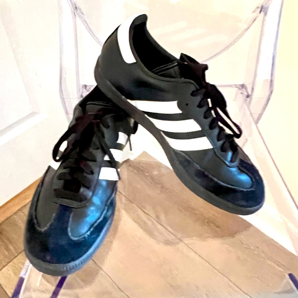 Adidas SAMBA unisex sneakers in black. Size:M8/W9.5